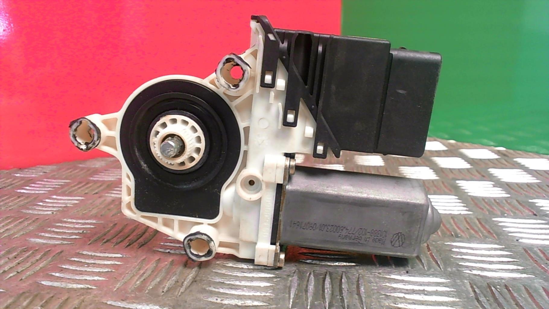 Motore alzacristalli posteriore destro VOLKSWAGEN GOLF 4 Diésel - 1