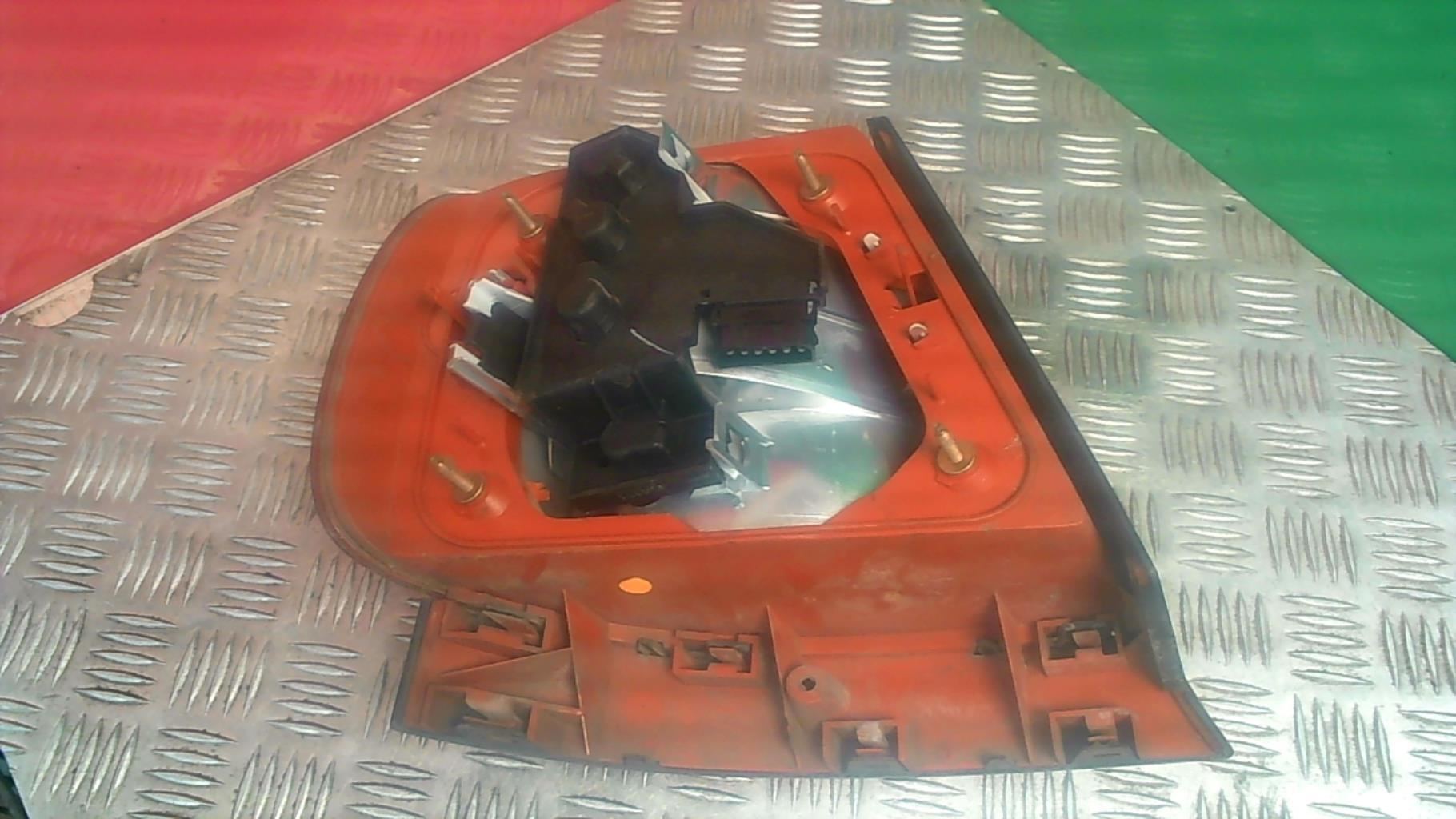 Fanale posteriore principale destro (luci) AUDI A4 1 PHASE 1 Gasolina - 1