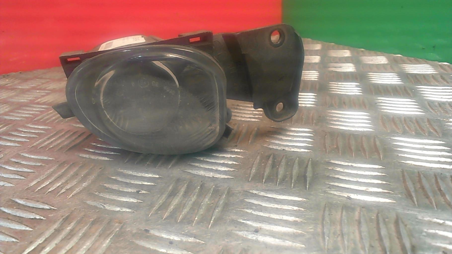 Anti brouillard droit (feux) AUDI A6 2 AVANT PHASE 1 BREAK Diesel - 1