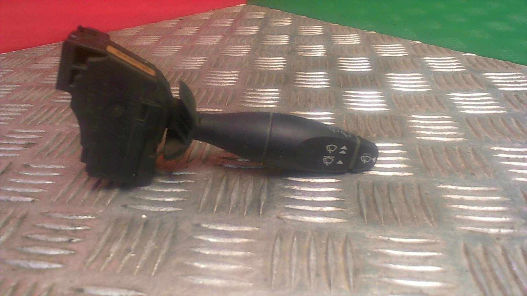 Commodo phare FORD FIESTA 5 PHASE 1  - 1