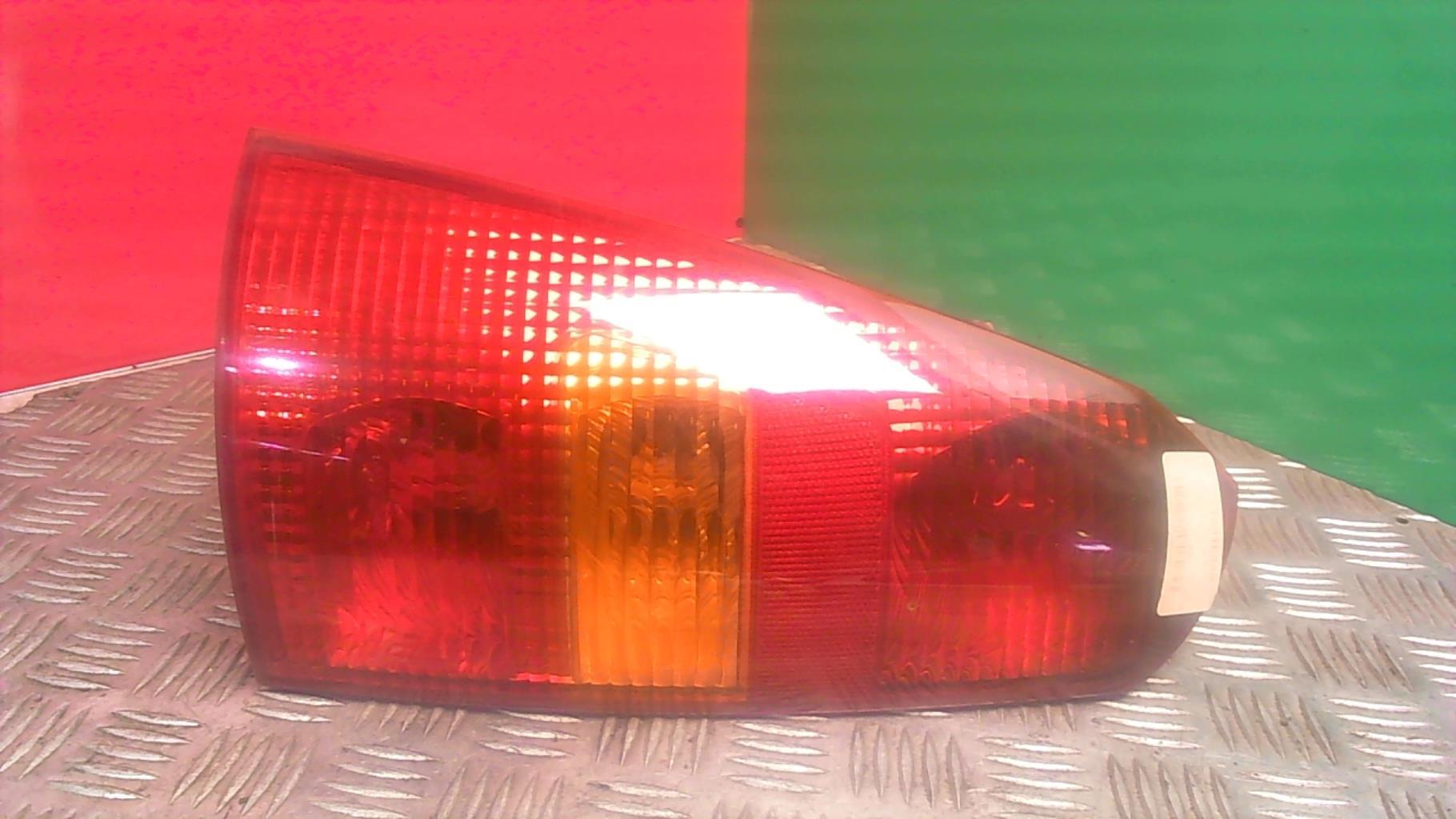 Fanale posteriore principale sinistro (luci) FORD FOCUS 1 BREAK  - 1