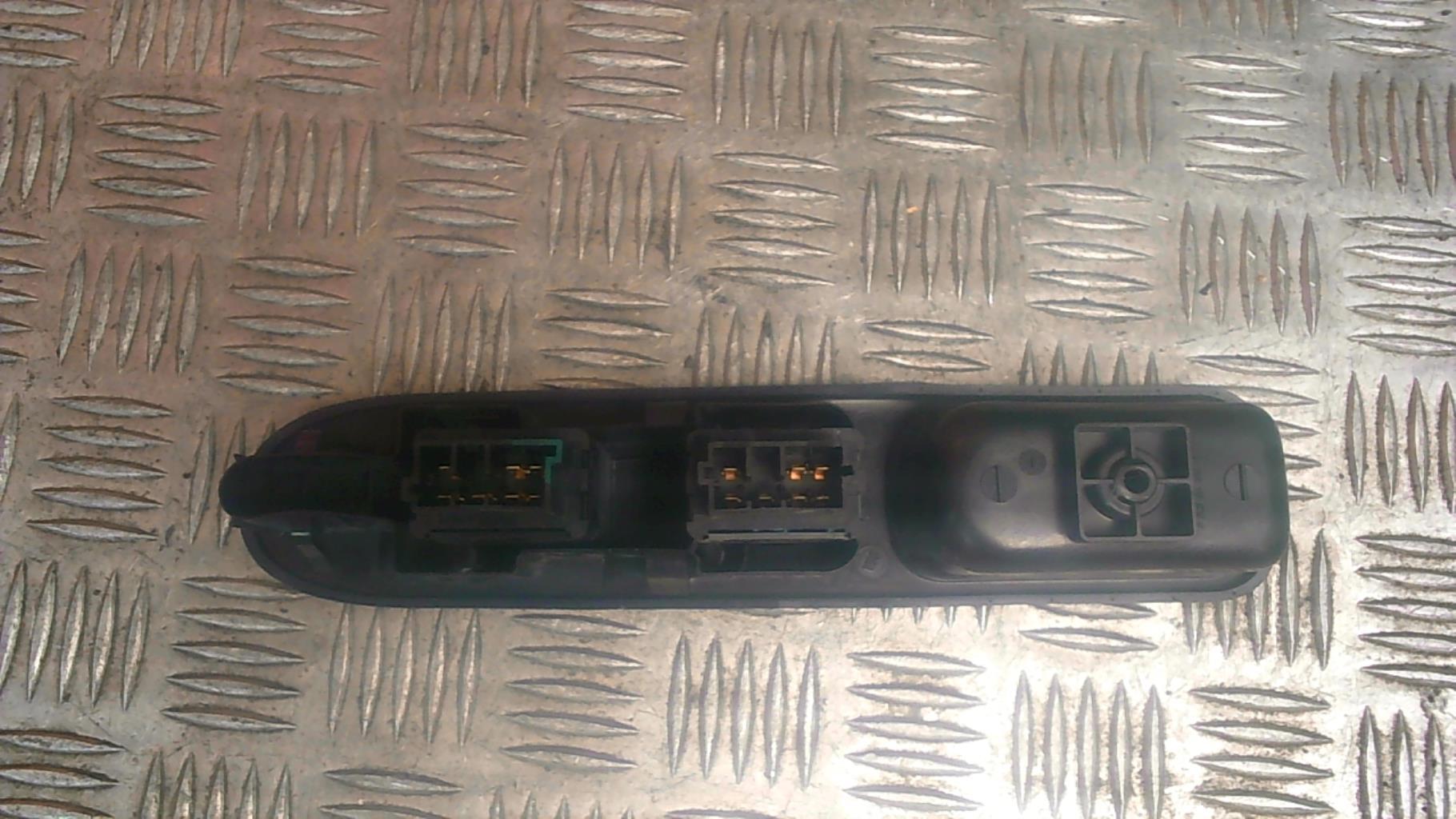 Interruttore lavacristalli anteriore sinistro PEUGEOT 307 PHASE 1 Diésel - 1