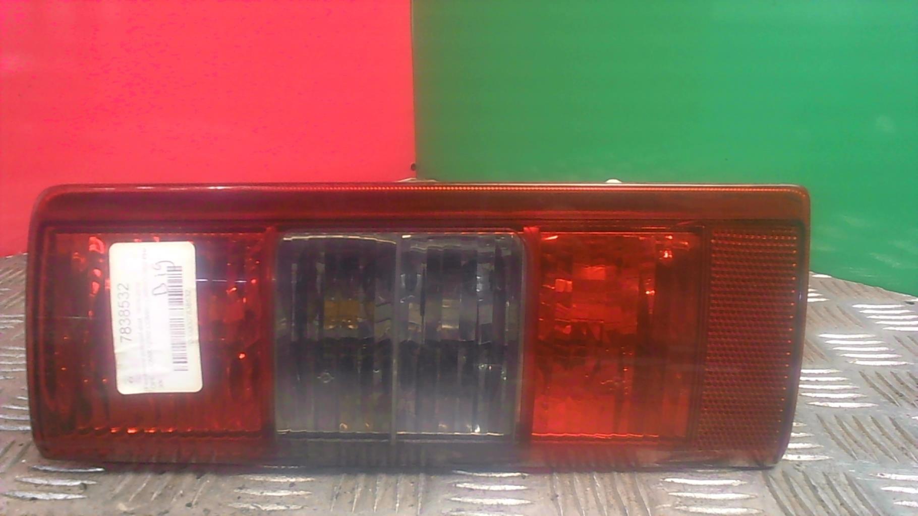 Fanale posteriore principale destro (luci) OPEL COMBO C PHASE 2 Diésel - 1