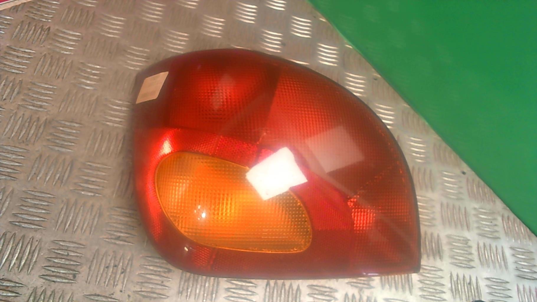 Fanale posteriore principale sinistro (luci) FORD FIESTA 4 PHASE 1 Diésel - 1