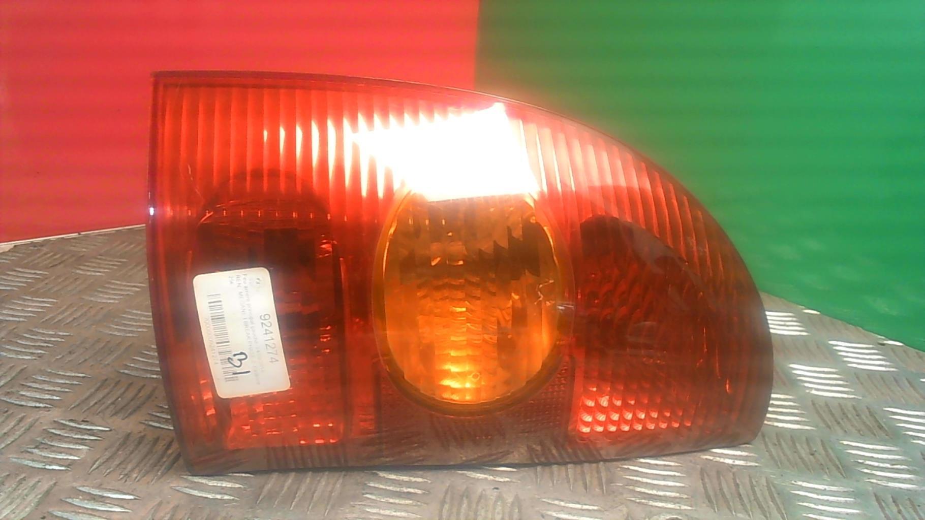 Fanale posteriore principale sinistro (luci) RENAULT MEGANE 1 BREAK Gasolina - 1