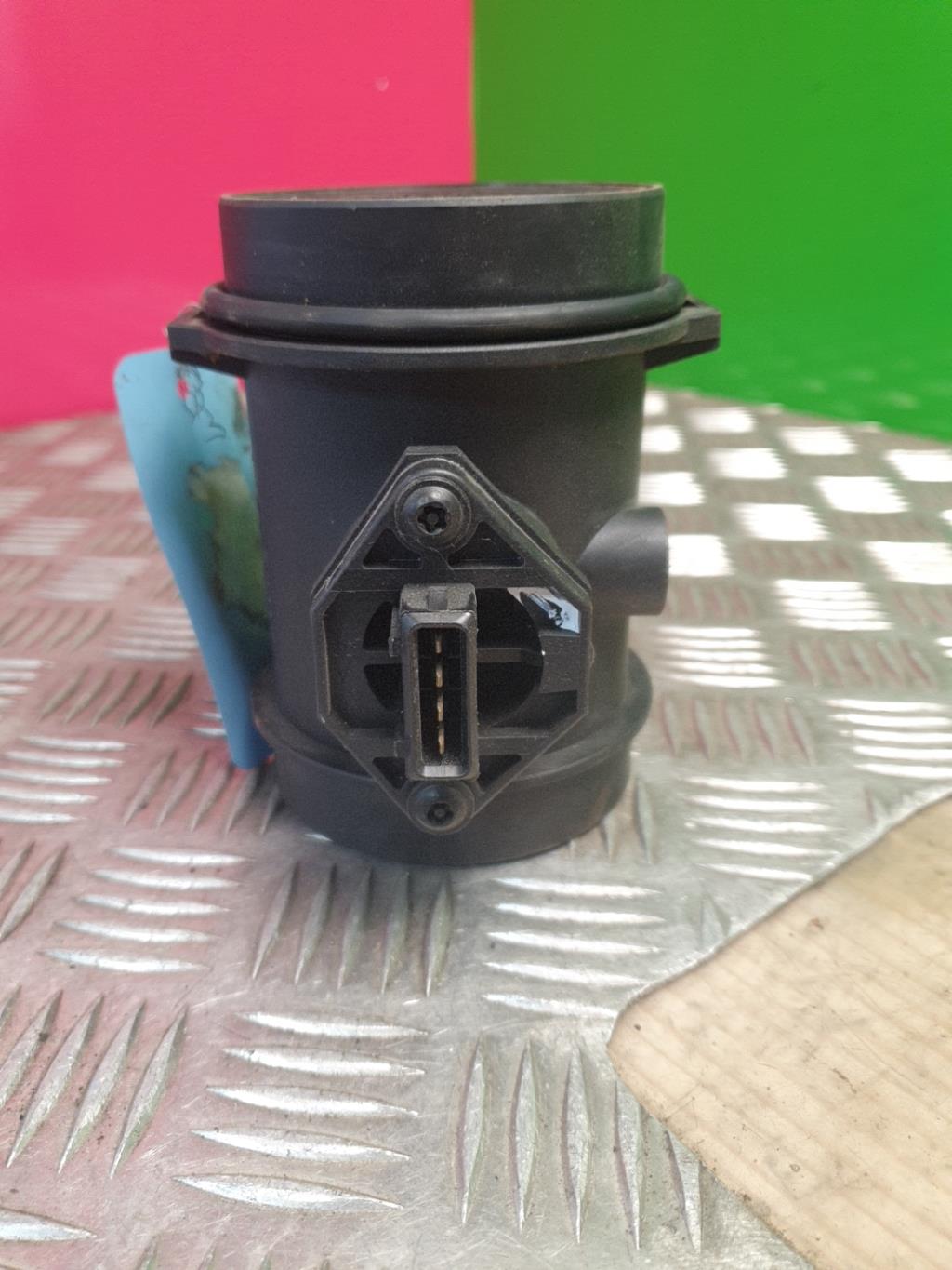 Debitmetre AUDI A8 1 PHASE 1 Essence - 1