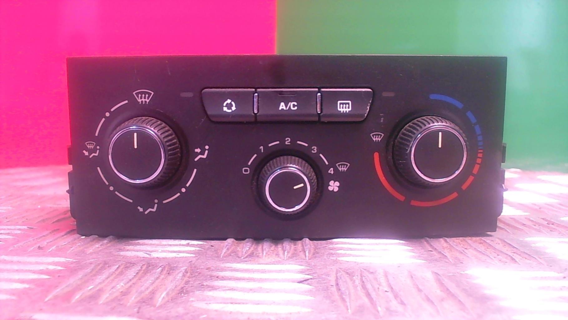 Commande chauffage PEUGEOT 207 PHASE 1 BREAK Diesel - 1