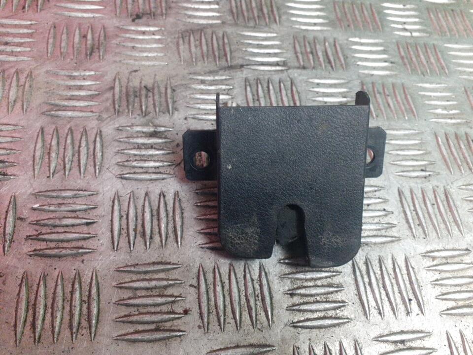 Serrure de hayon VOLKSWAGEN GOLF 4 Diesel - 1