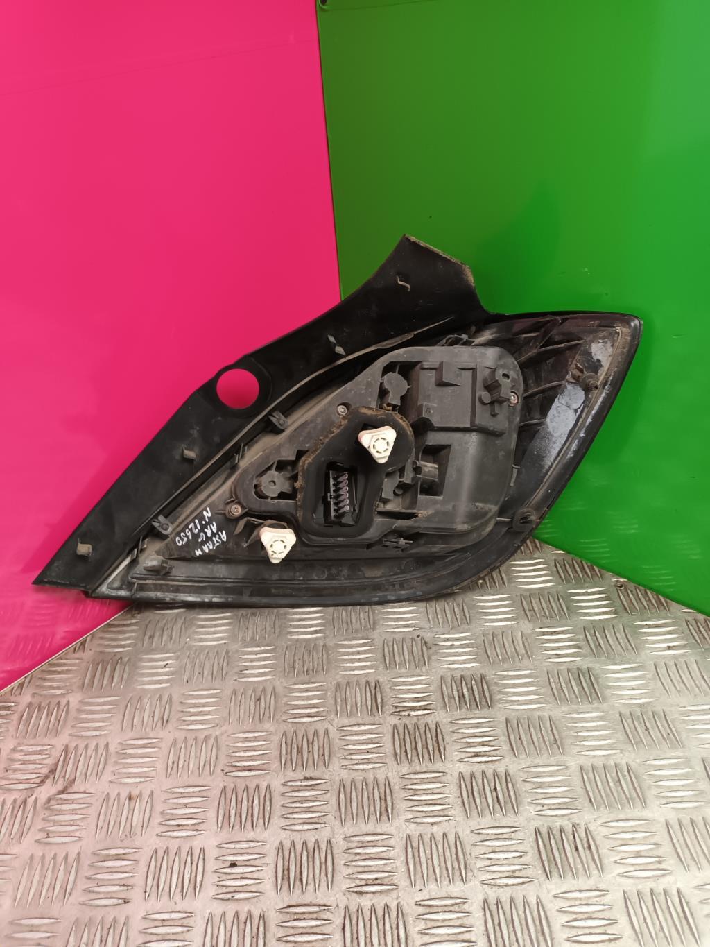 Fanale posteriore principale sinistro (luci) OPEL ASTRA H PHASE 1 Diésel - 1