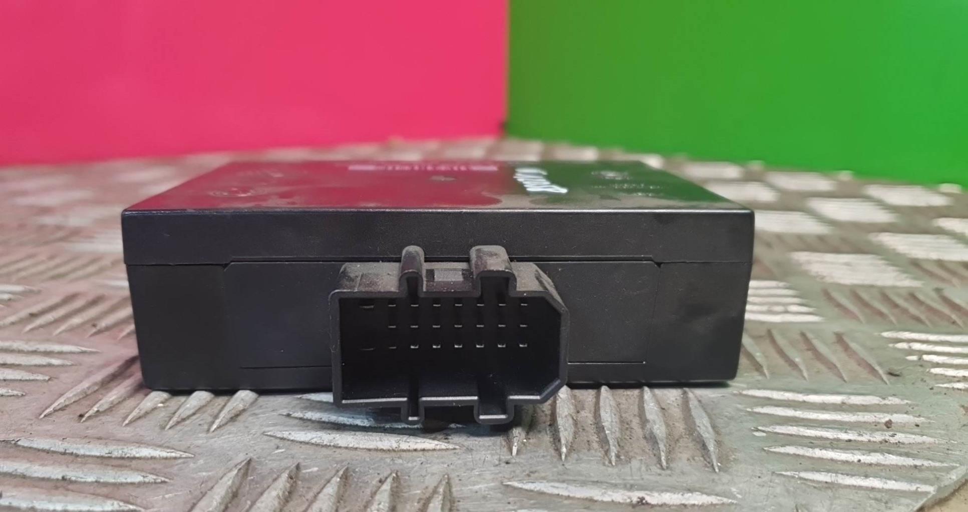 Relais electrique VOLKSWAGEN GOLF 4 Essence - 1