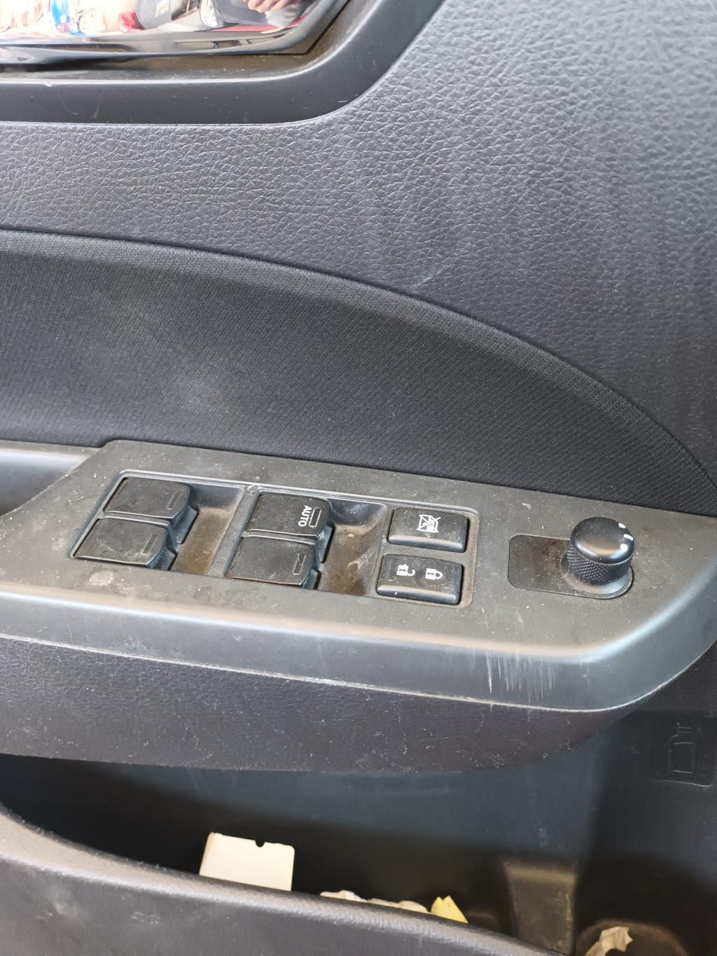 Interruttore lavacristalli anteriore sinistro SUZUKI SWIFT 4 Gasolina - 1