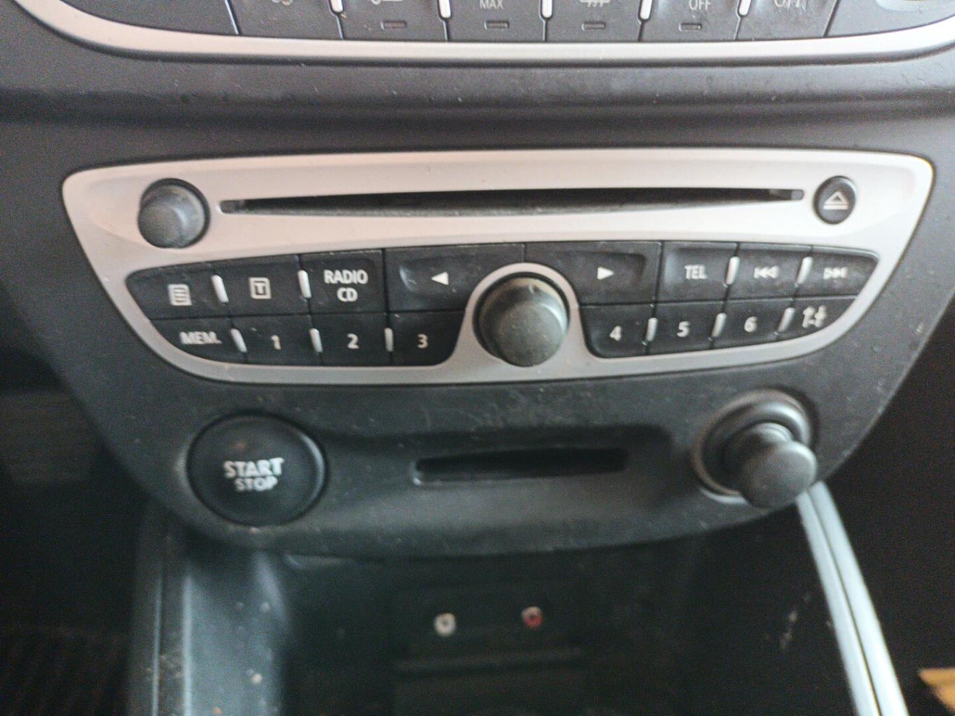 Autoradio originale RENAULT MEGANE 3 PHASE 1 Diésel - 1