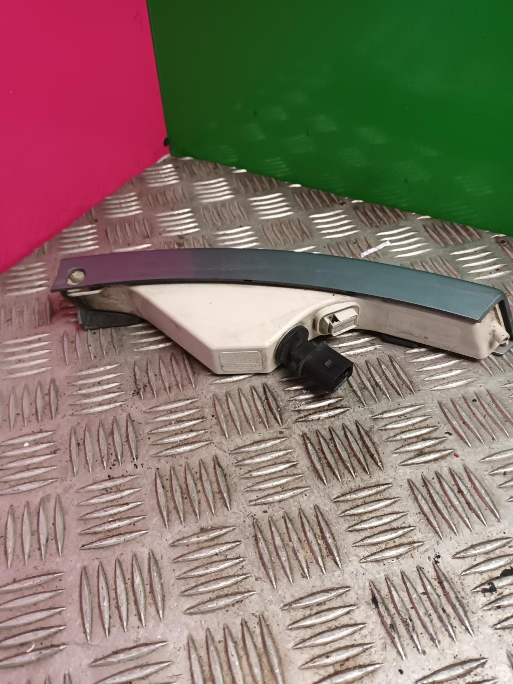 Ripetitore lampeggiante anteriore sinistro (Luci) VOLKSWAGEN PASSAT 5 BREAK Diésel - 1