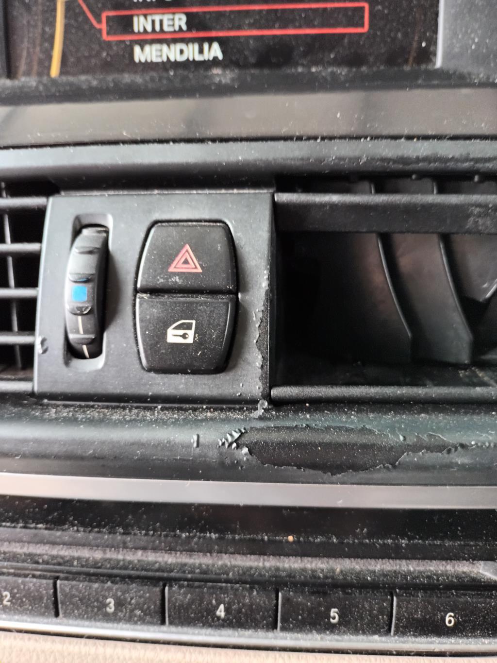 Interruttore luci emergenza BMW SERIE 5 F11 TOURING PHASE 1 BREAK Diésel - 1