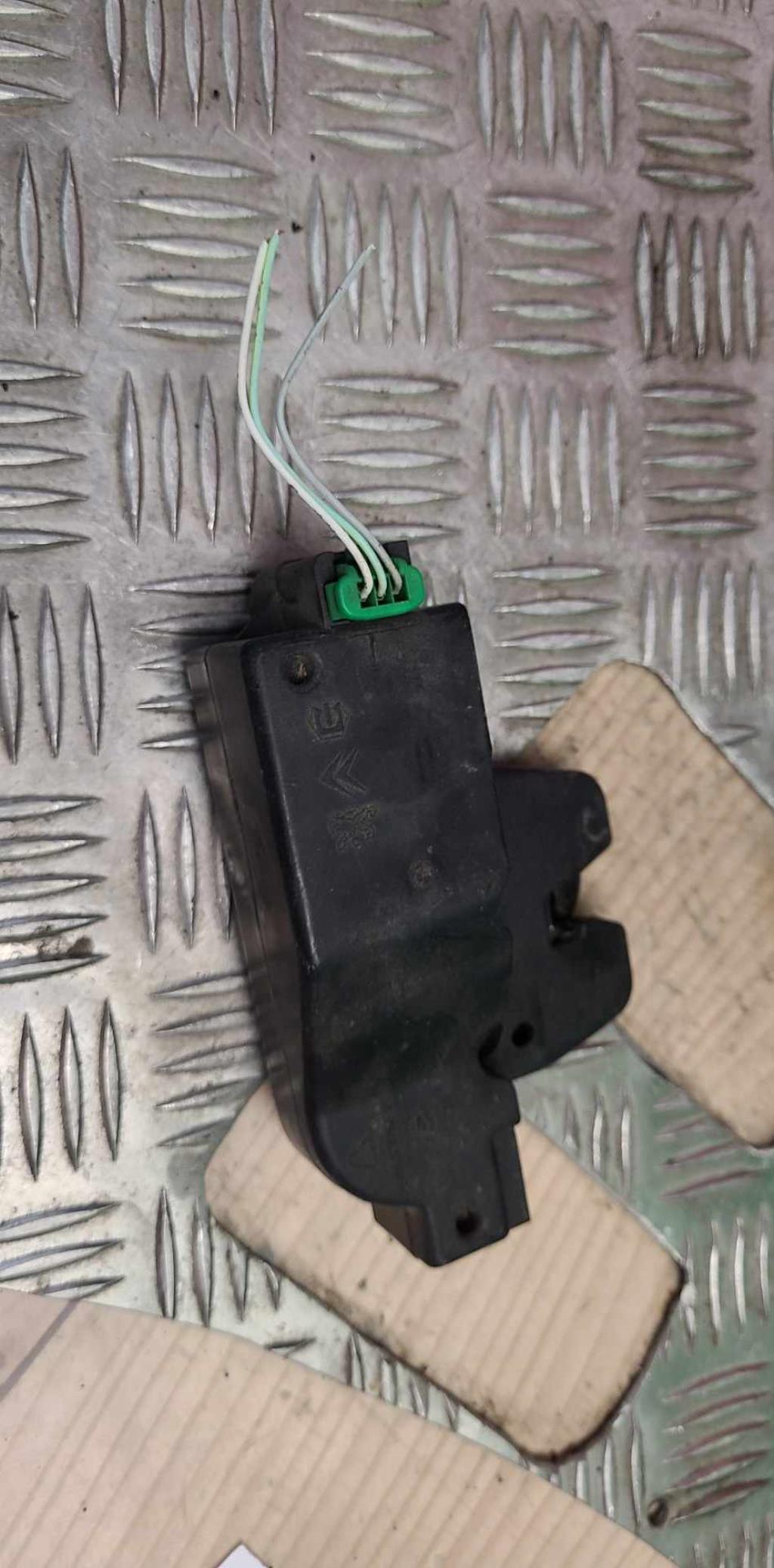 Serrure de coffre CITROEN C3 1 PHASE 1 Diesel - 1