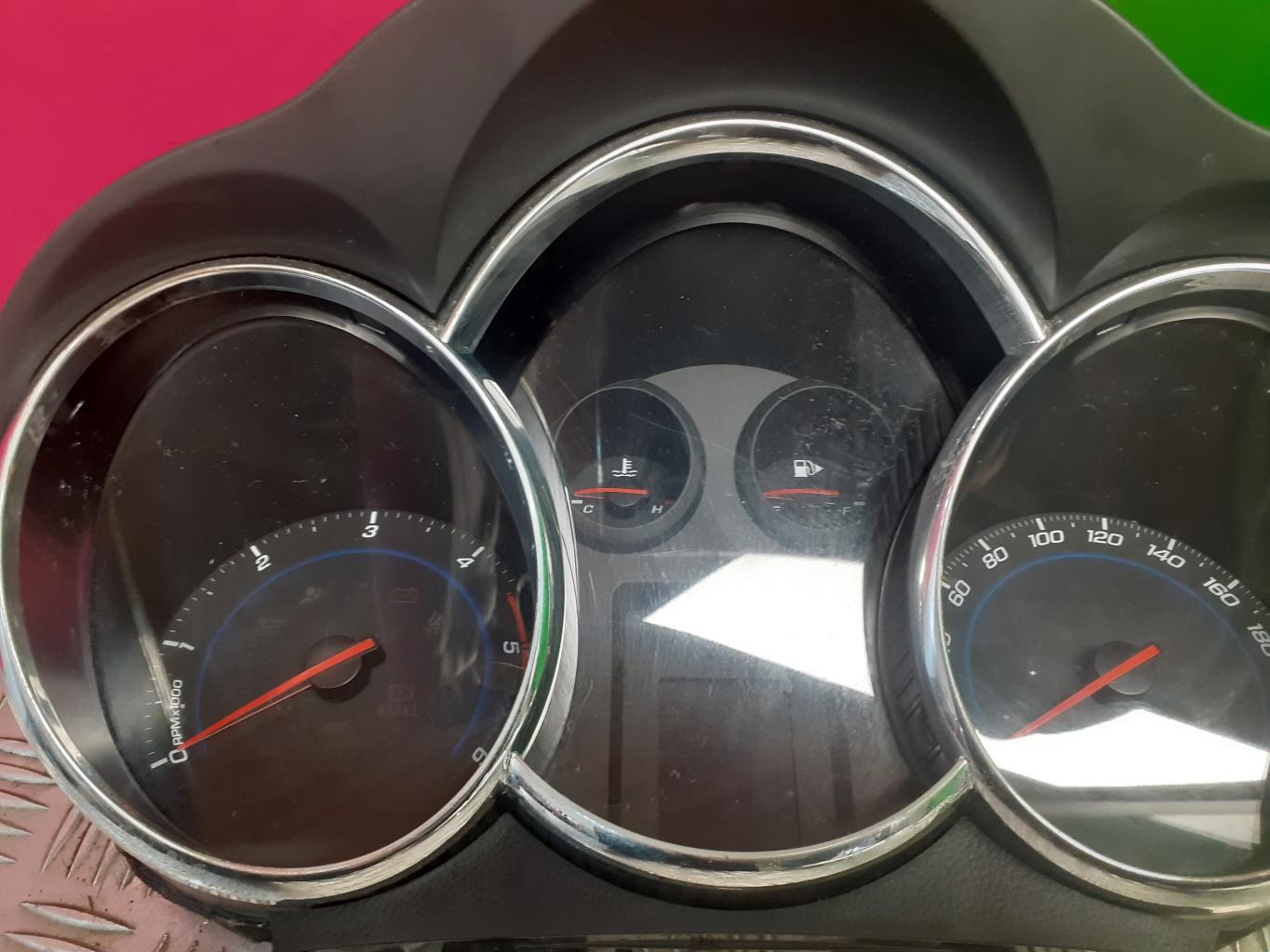Compteur CHEVROLET CRUZE PHASE 1 Diesel - 1
