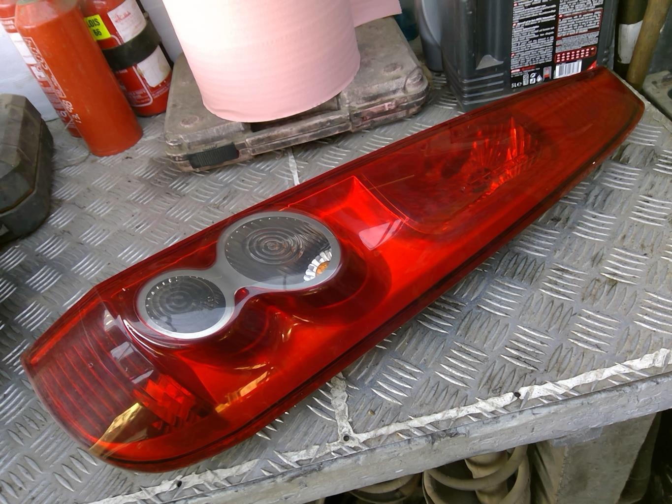 Fanale posteriore principale destro (luci) FORD FIESTA 5 PHASE 2 Diésel - 1