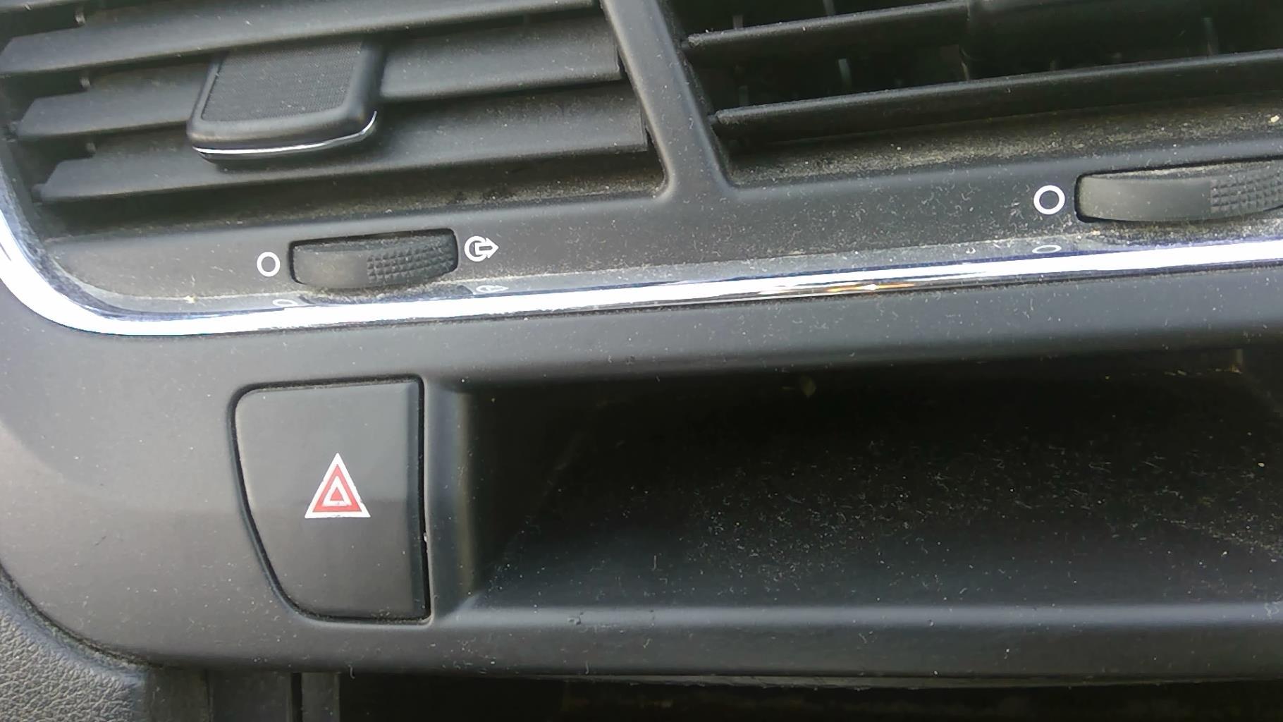 Interruttore luci emergenza PEUGEOT 5008 1 PHASE 1 Diésel - 1