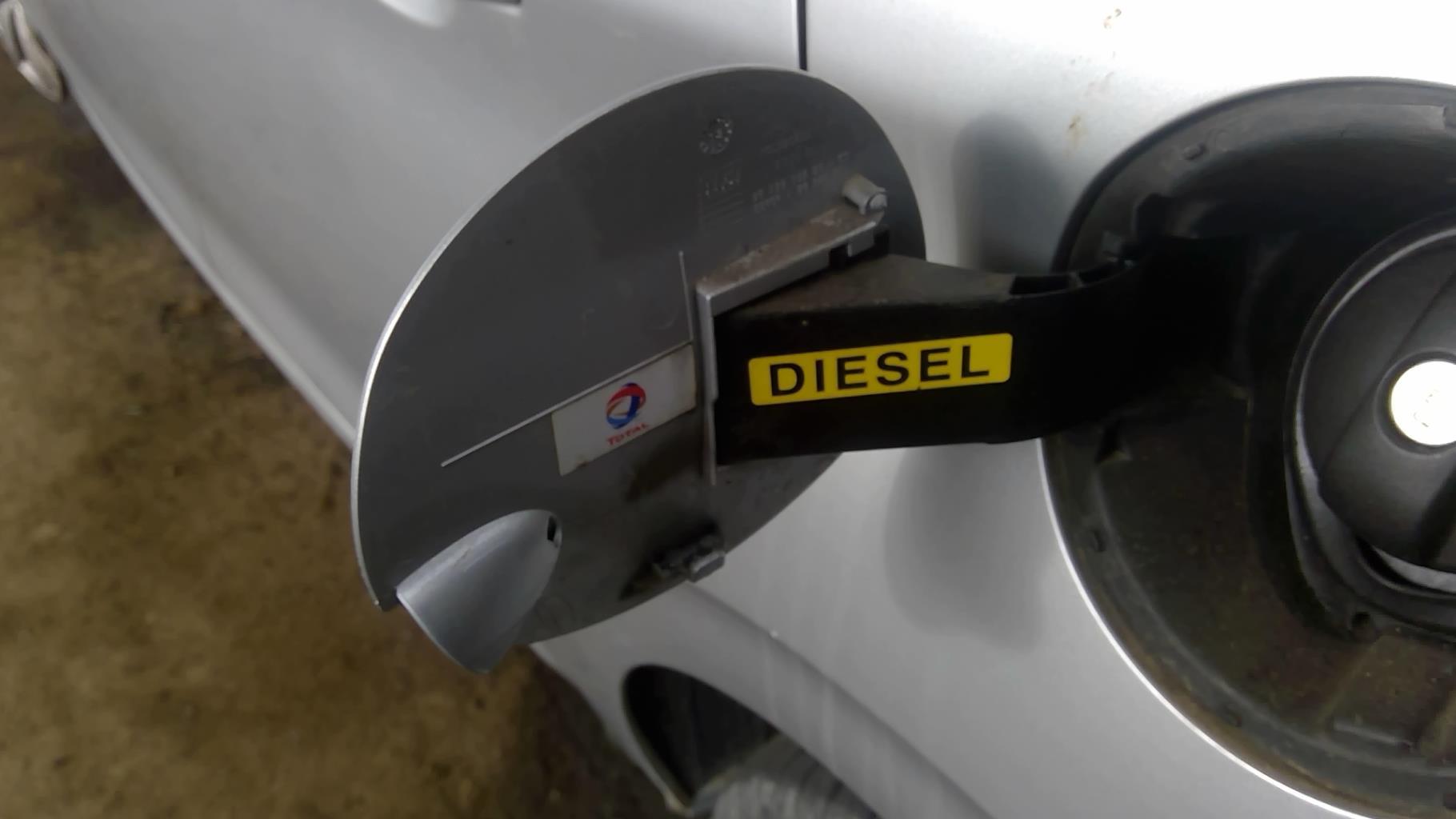 Sportello carburante PEUGEOT 208 1 PHASE 1 Diésel - 1