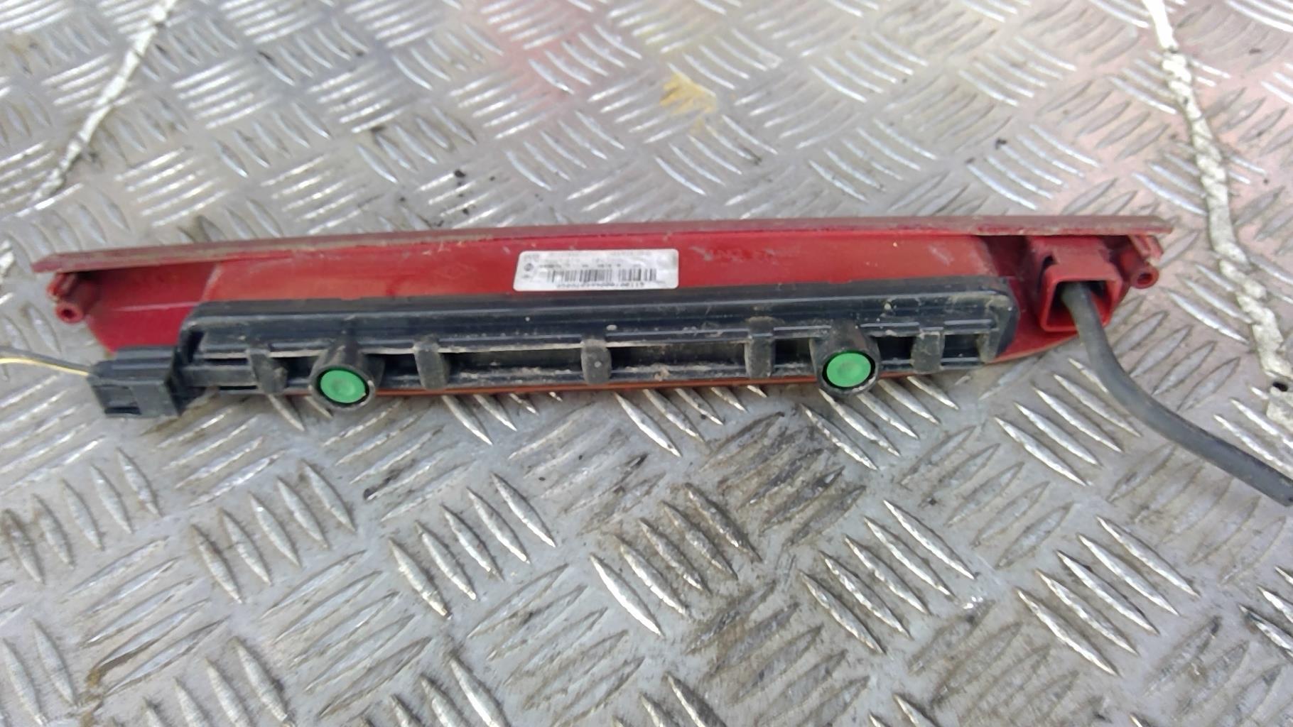 Feu arriere stop central RENAULT CLIO 3 PHASE 2 BREAK Diesel - 1