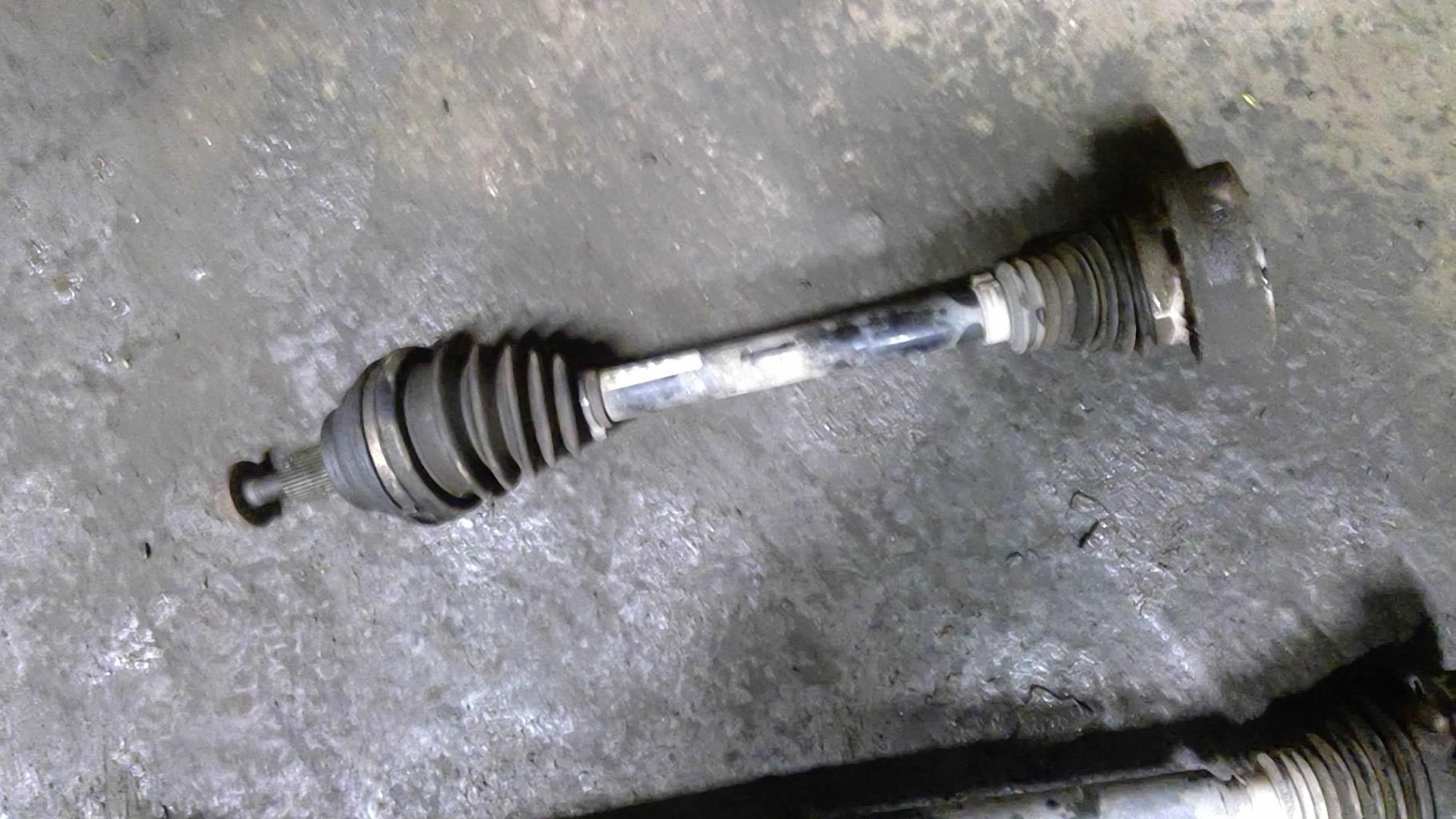 Giunto cardanico albero di trasmissione sinistro VOLKSWAGEN GOLF PLUS PHASE 1 Diésel - 1