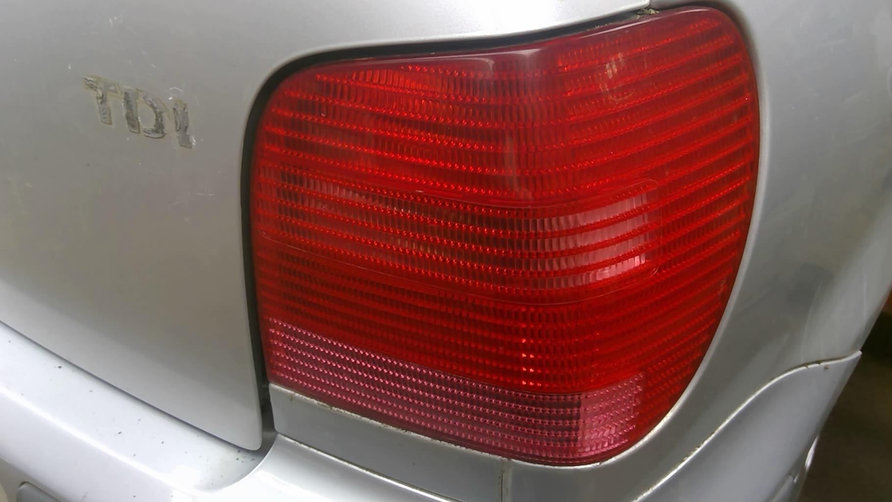 Fanale posteriore principale destro (luci) VOLKSWAGEN POLO 3 PHASE 2 Diésel - 1