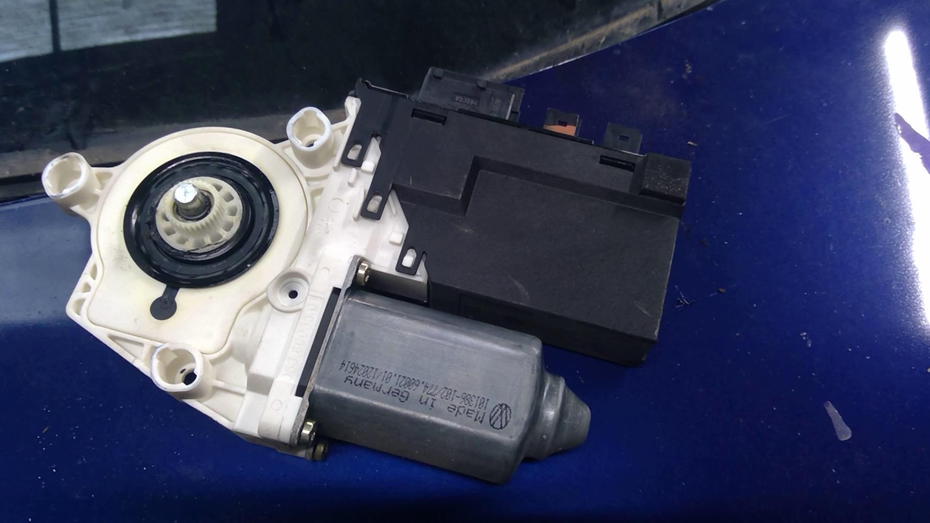Motore alzacristalli anteriore destro PEUGEOT 807 Diésel - 1