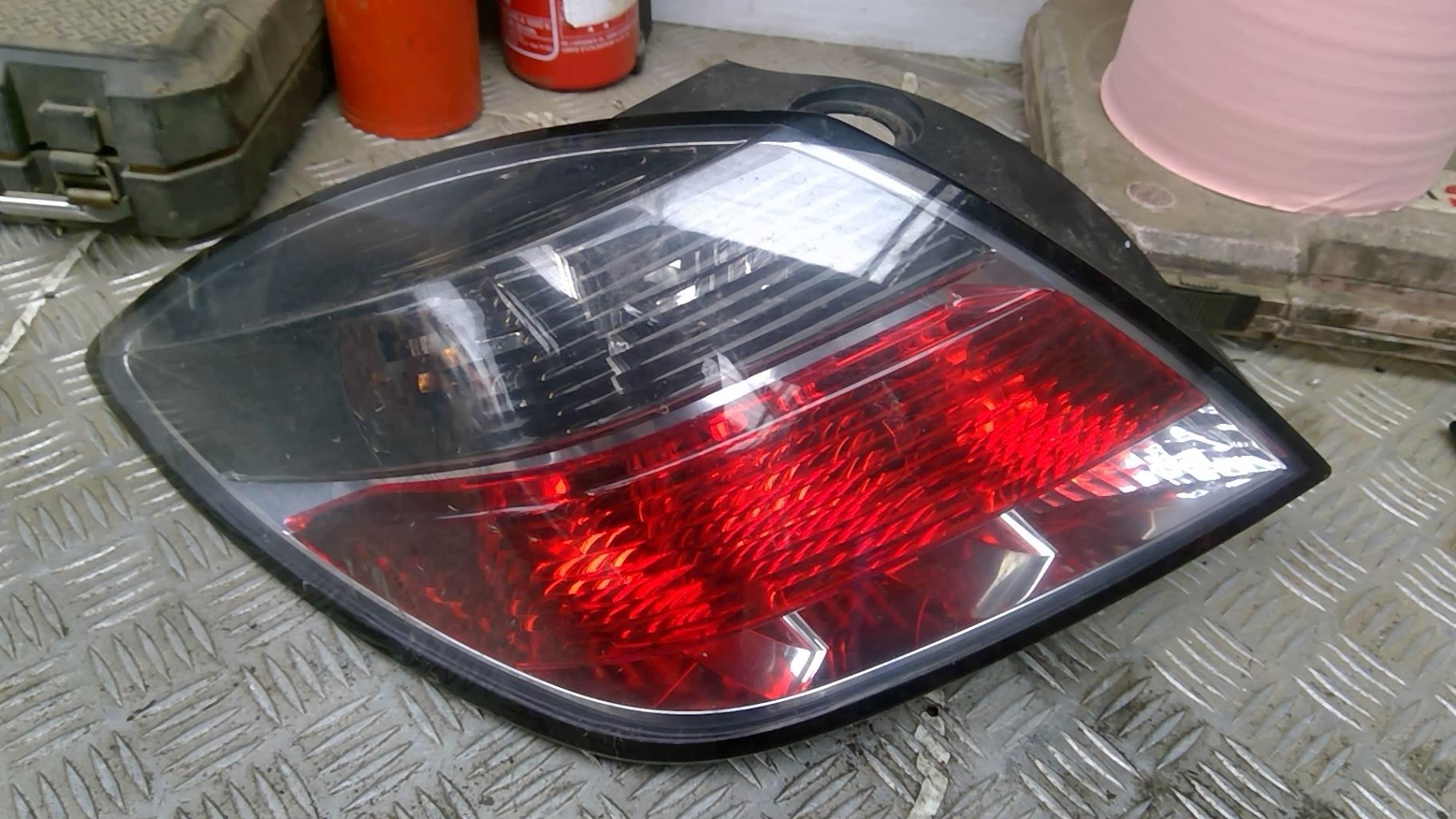 Fanale posteriore principale sinistro (luci) OPEL ASTRA H GTC PHASE 1 Diésel - 1