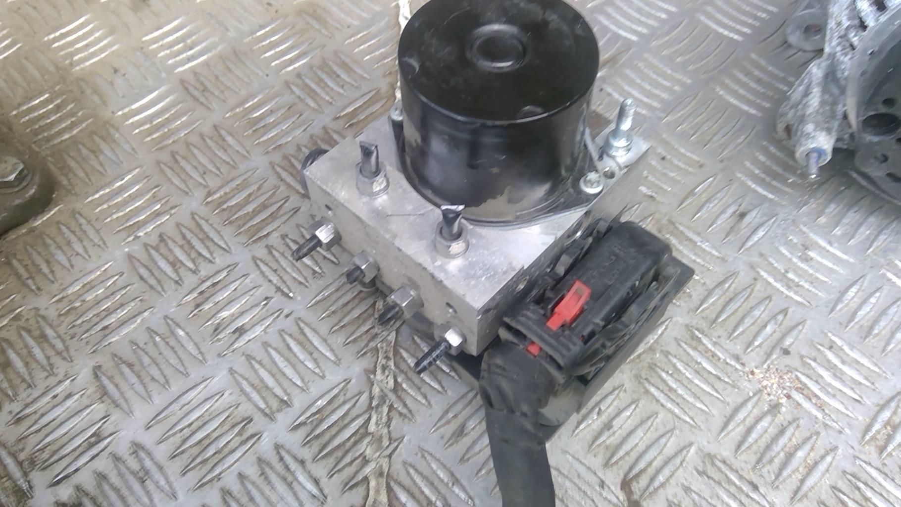 Blocco ABS (antibloccaggio freni) AUDI A1 1 PHASE 1 Diésel - 1