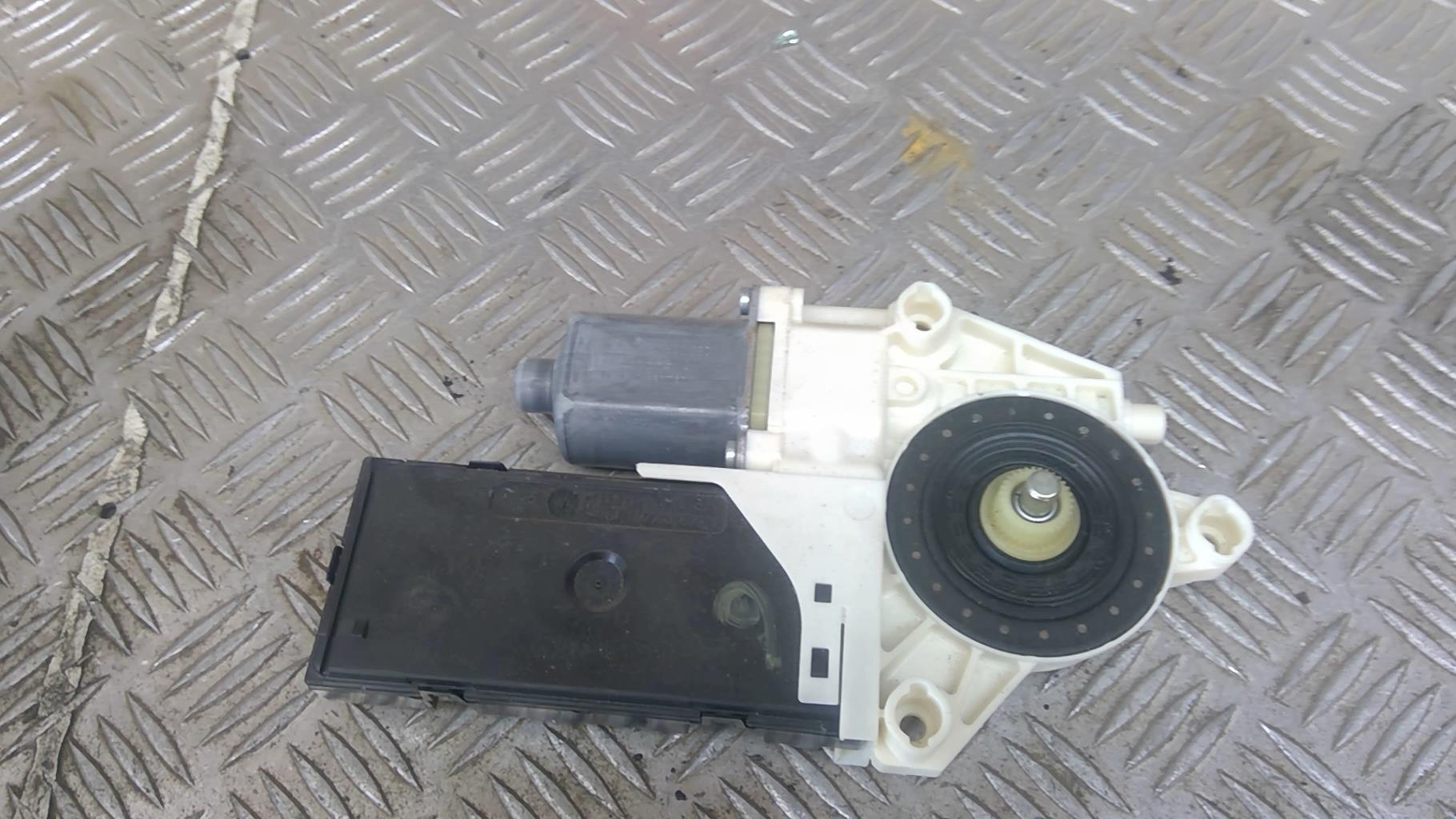Motore alzacristalli anteriore sinistro RENAULT LAGUNA 3 PHASE 1 Diésel - 1