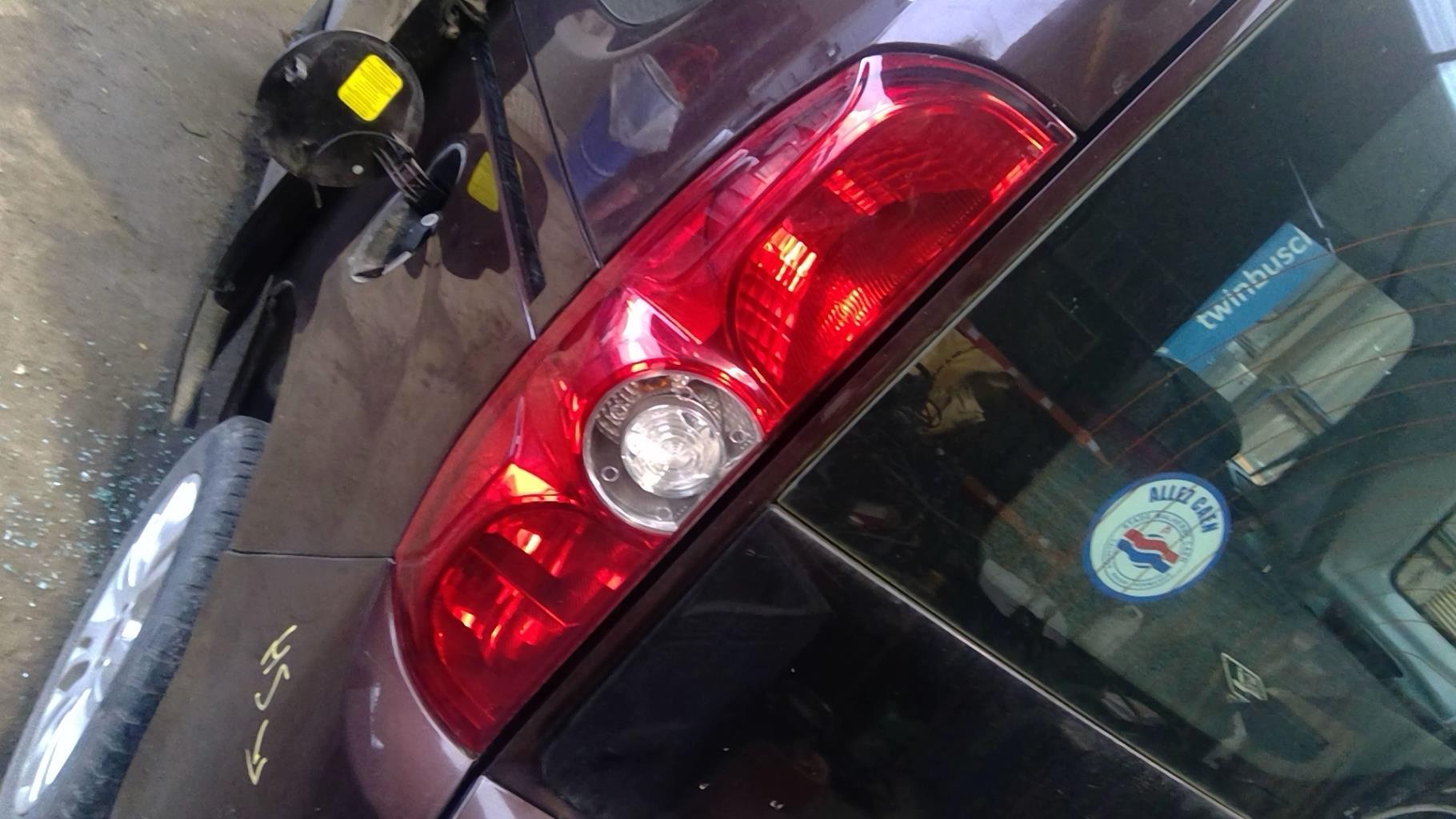 Fanale posteriore principale sinistro (luci) FIAT DOBLO 2 PHASE 1 Diésel - 1