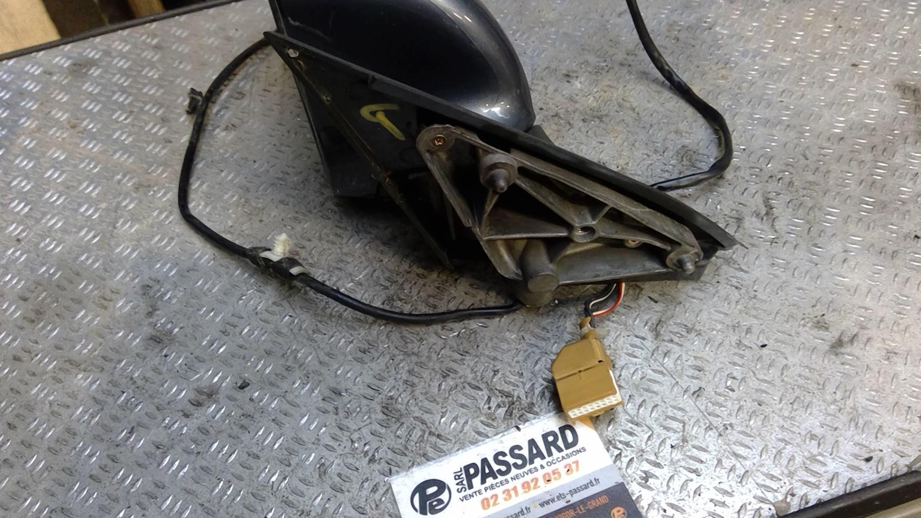 Retroviseur gauche AUDI A4 2 PHASE 1 Diesel - 1