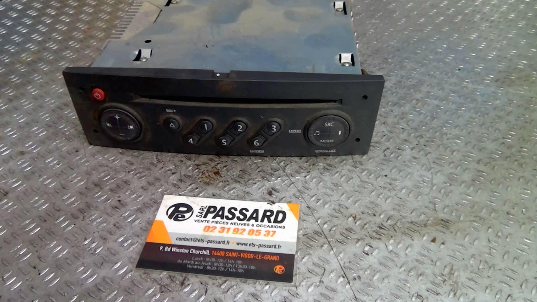 Autoradio originale RENAULT CLIO 3 PHASE 1 Diésel - 1