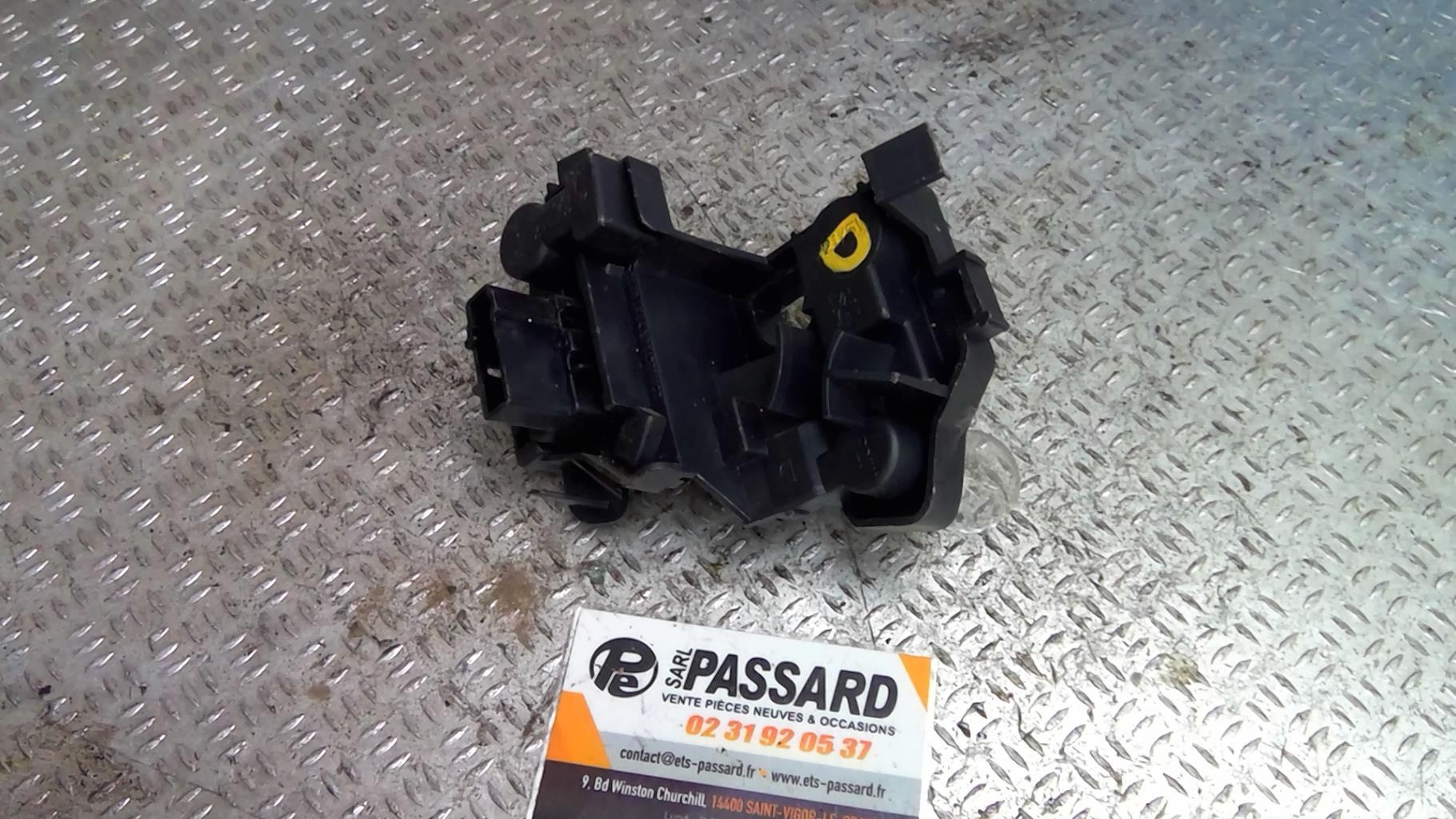 Base portalampade fanale posteriore destro PEUGEOT 206 PHASE 2 Diésel - 1