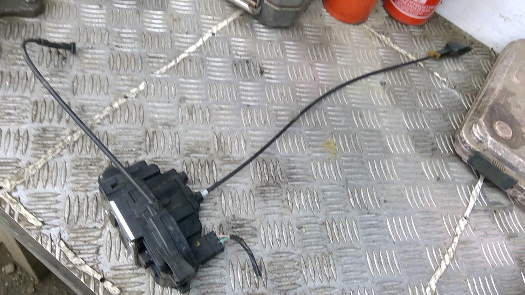 Serrure avant droit RENAULT MODUS PHASE 1 Diesel - 1