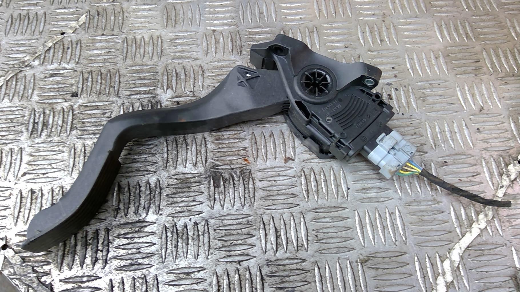 Pedale acceleratore PEUGEOT 208 1 PHASE 1 Diésel - 1