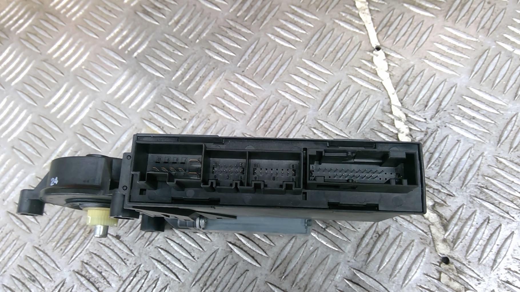 Motore alzacristalli anteriore destro AUDI A4 2 AVANT PHASE 2 BREAK Diésel - 1