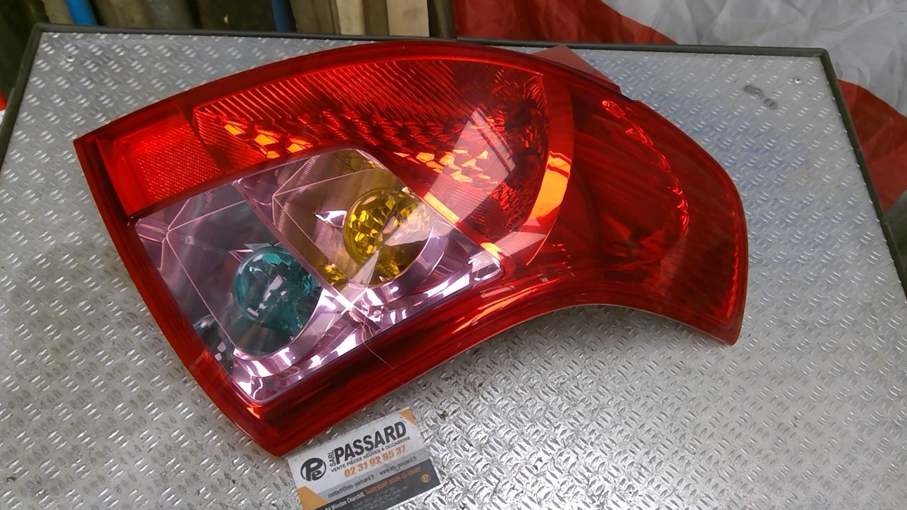 Fanale posteriore principale destro (luci) SUZUKI SWIFT 3  - 1