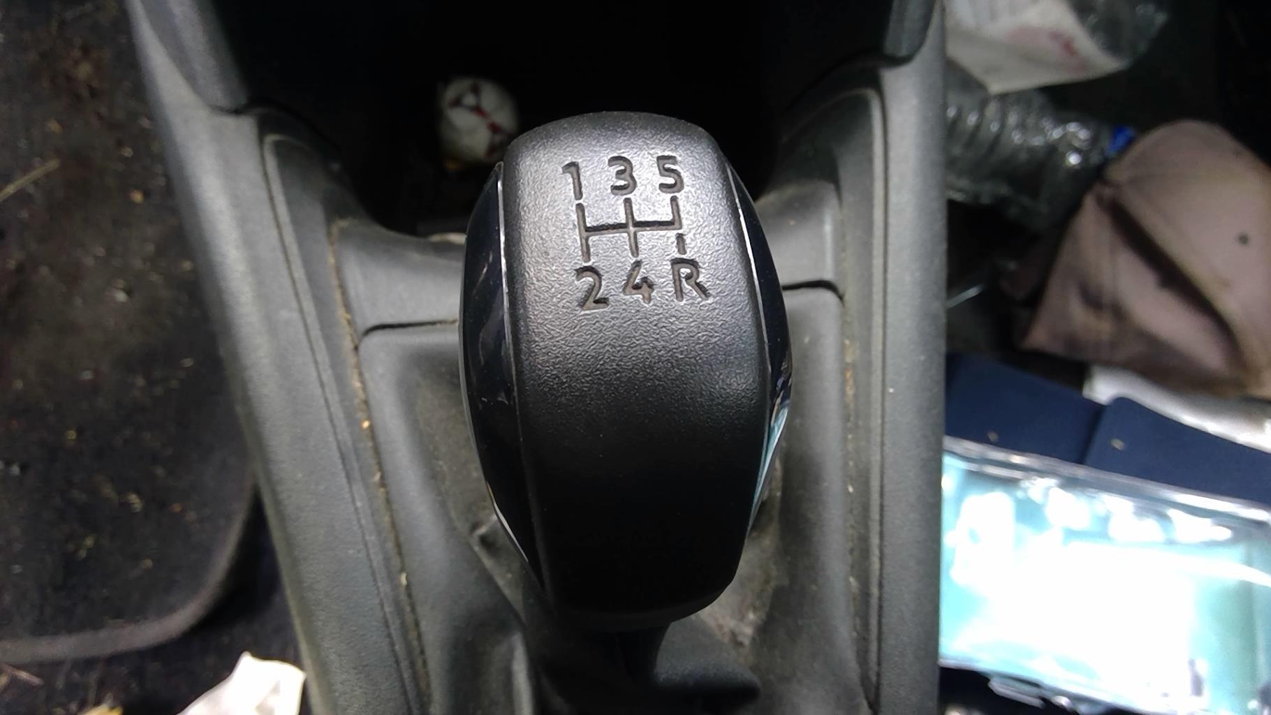 Pomello del cambio PEUGEOT 208 1 PHASE 1 Diésel - 1