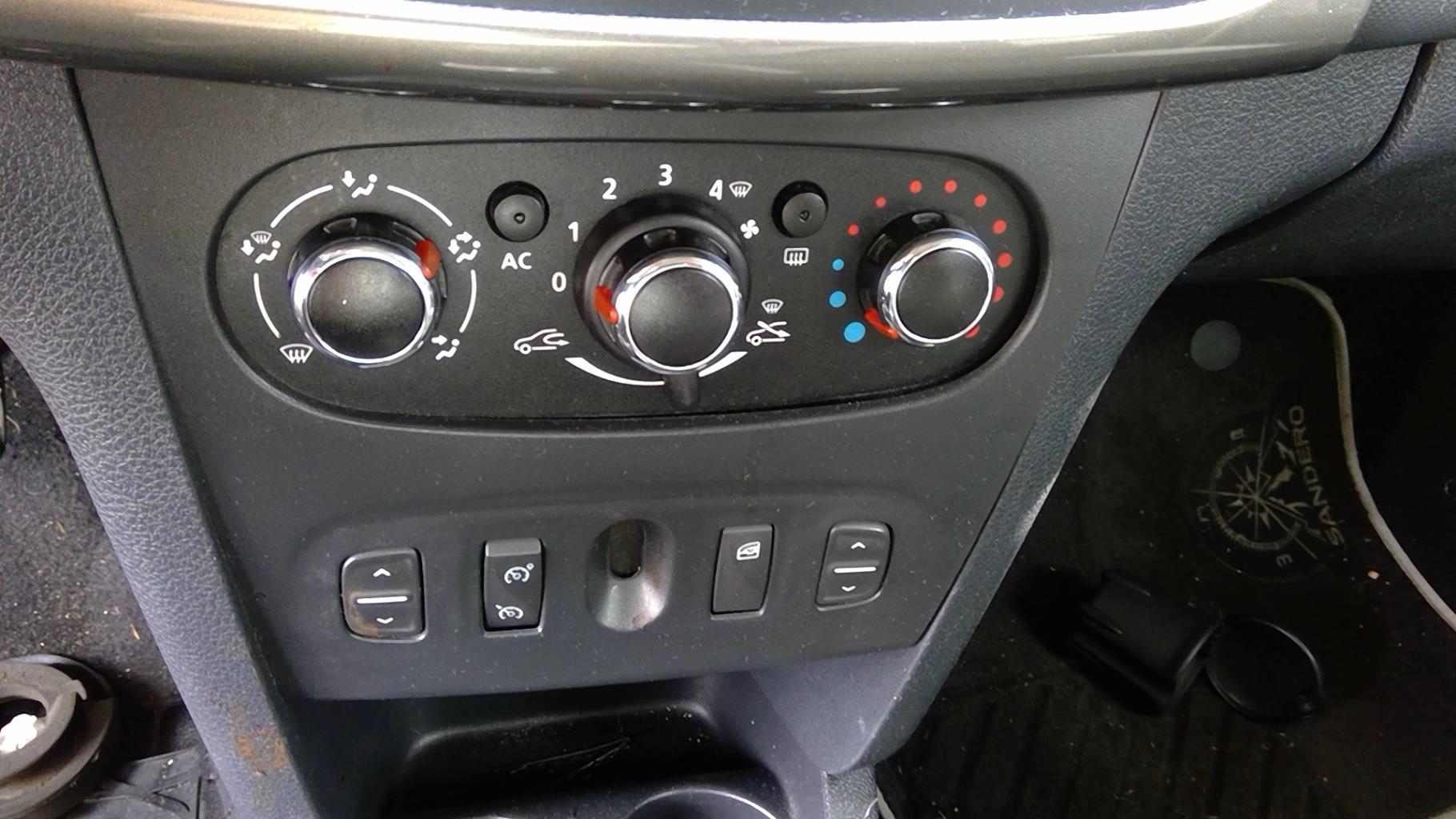 Commande chauffage DACIA SANDERO 2 PHASE 1 Essence - 1