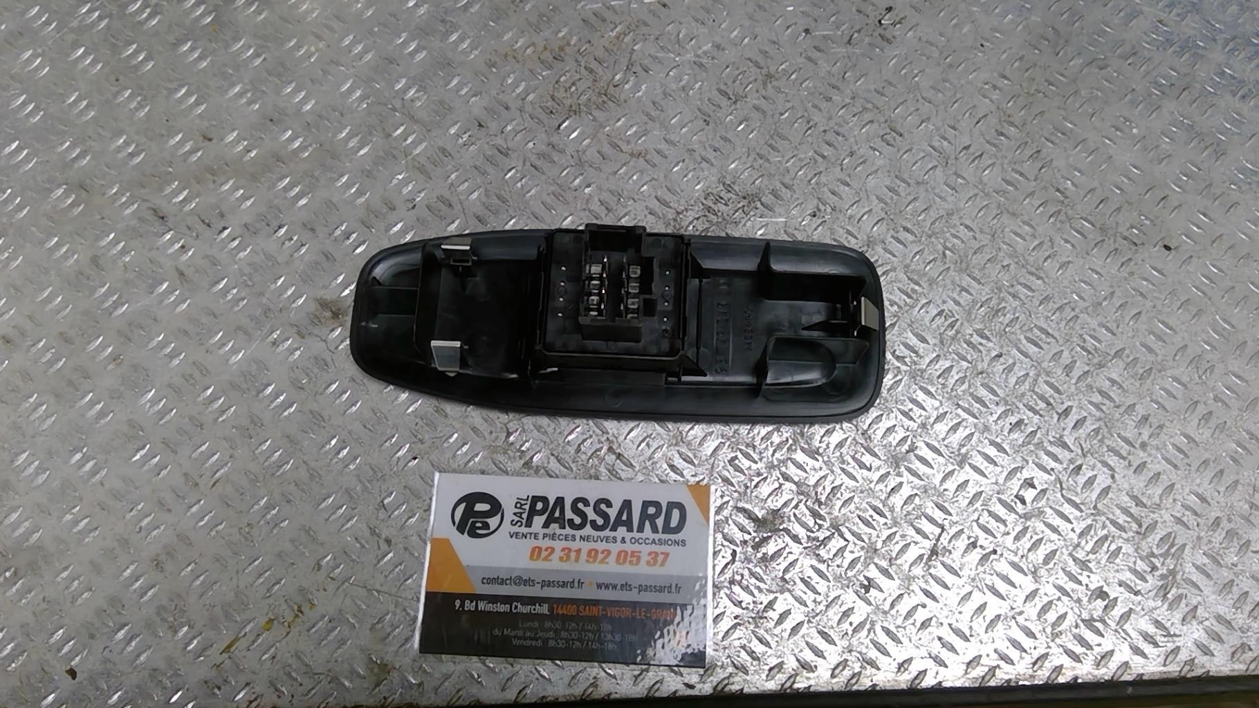 Interruttore lavacristalli anteriore sinistro PEUGEOT 208 1  - 1