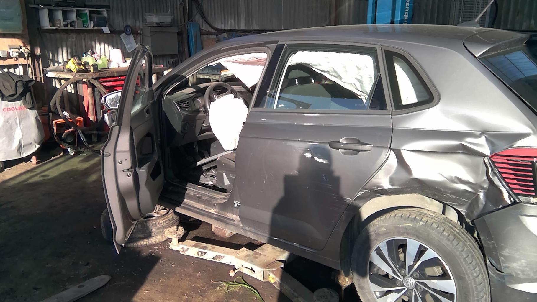 Serratura anteriore destra VOLKSWAGEN POLO 6 PHASE 1 Gasolina - 1