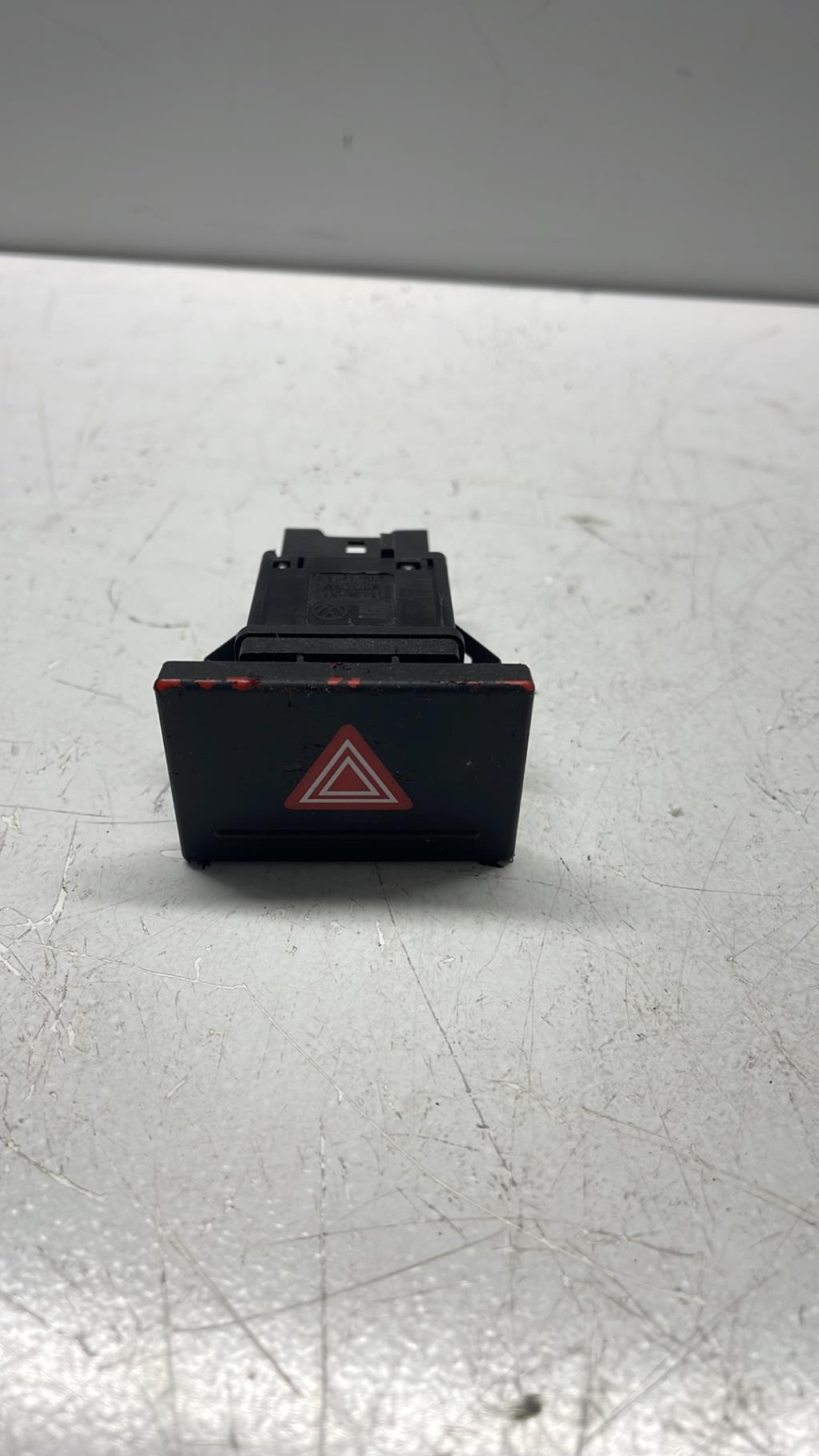 Bouton de warning VOLKSWAGEN TOUAREG 1 PHASE 1 Diesel - 1