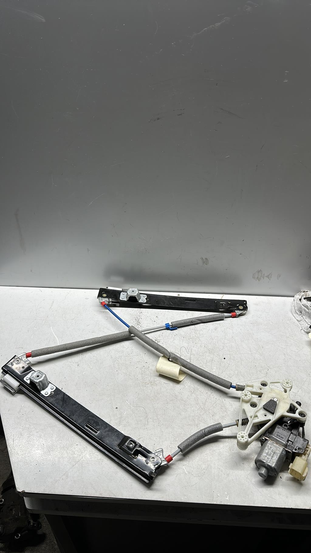 Leve vitre electrique arriere gauche FORD B-MAX Essence - 1