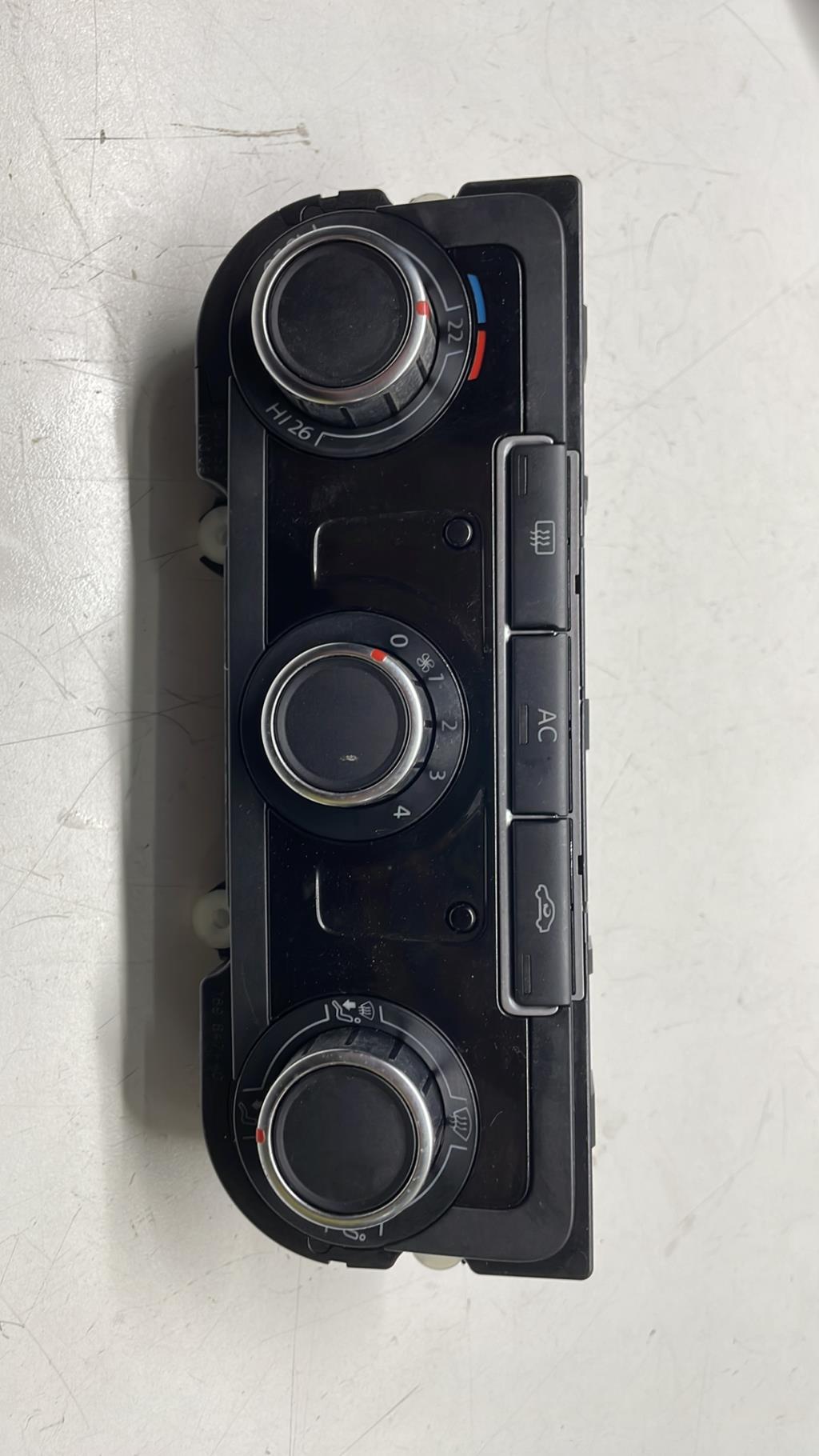Commande chauffage VOLKSWAGEN GOLF 6 BREAK Diesel - 1