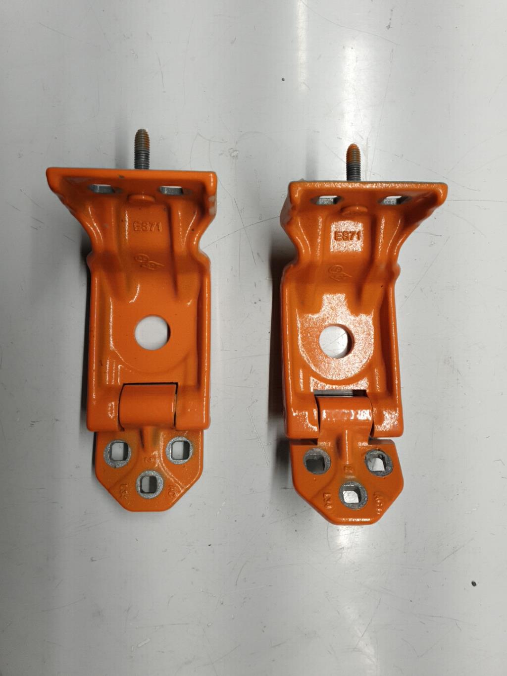 Charniere de porte avant droit RENAULT MASTER 3 PHASE 3  - 1