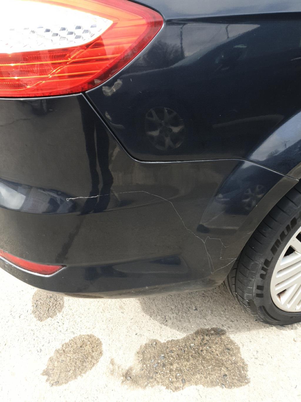 Vitre avant gauche FORD MONDEO 3 PHASE 1 BREAK Diesel - 1