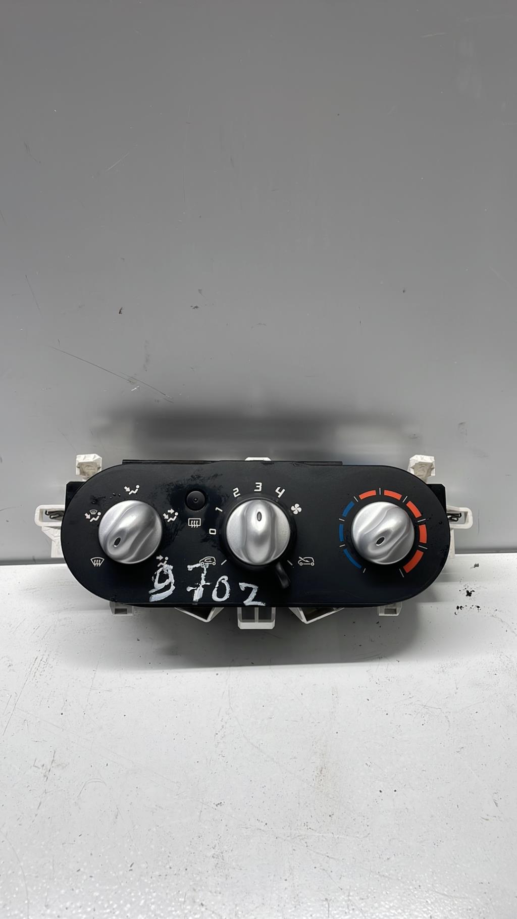 Commande chauffage RENAULT TWINGO 2 PHASE 1 Essence - 1