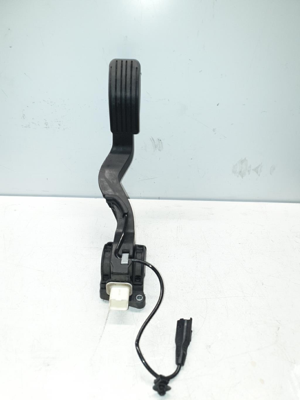 Pedale d'accelerateur CITROEN C4 1 PHASE 1 COUPE Diesel - 1
