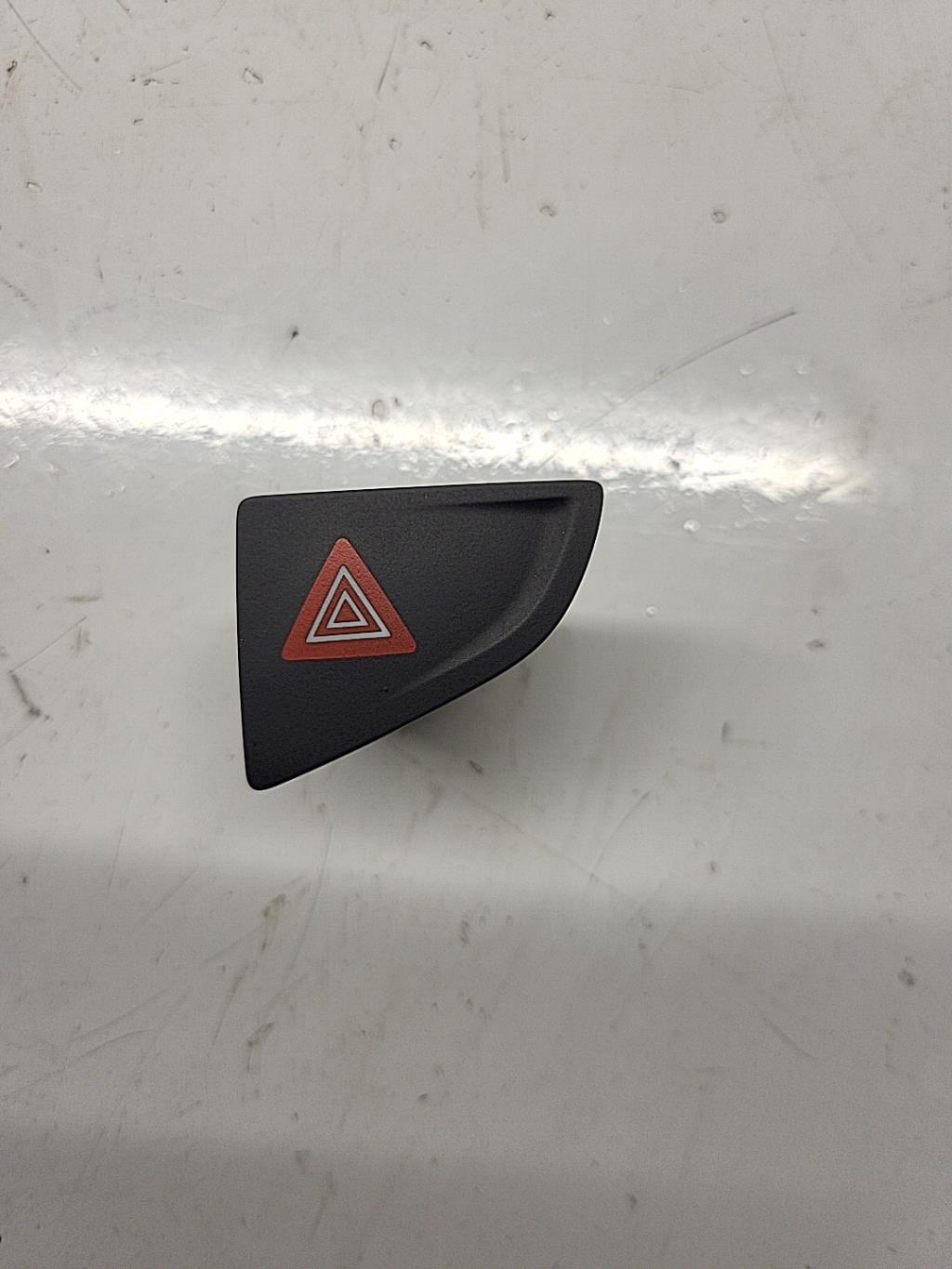 Bouton de warning CITROEN C5 2 BREAK Diesel - 1